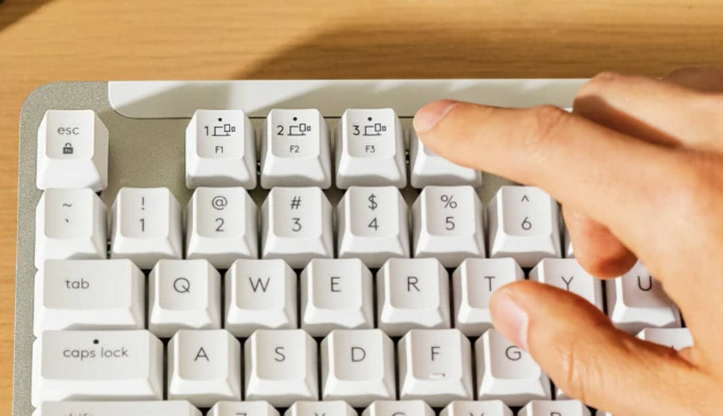 ロジクールSignature K855ワイヤレスキーボードレビュー!4色から選べる破格のメカニカルキーボード 30 425648a3f013054ebb4b3e9776c5bec8