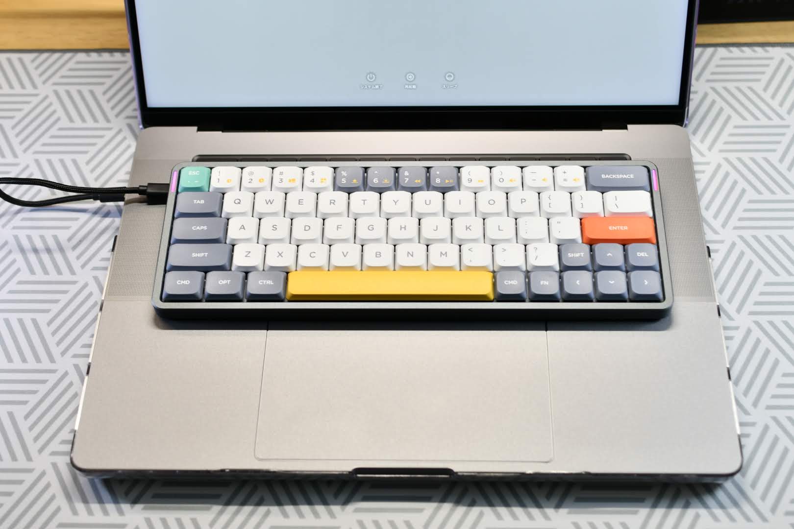NuPhyとは?おしゃれなデザインで話題の新進気鋭のキーボードブランドについて紹介 88 Nuphy Air60 on MacBook Pro M1Pro