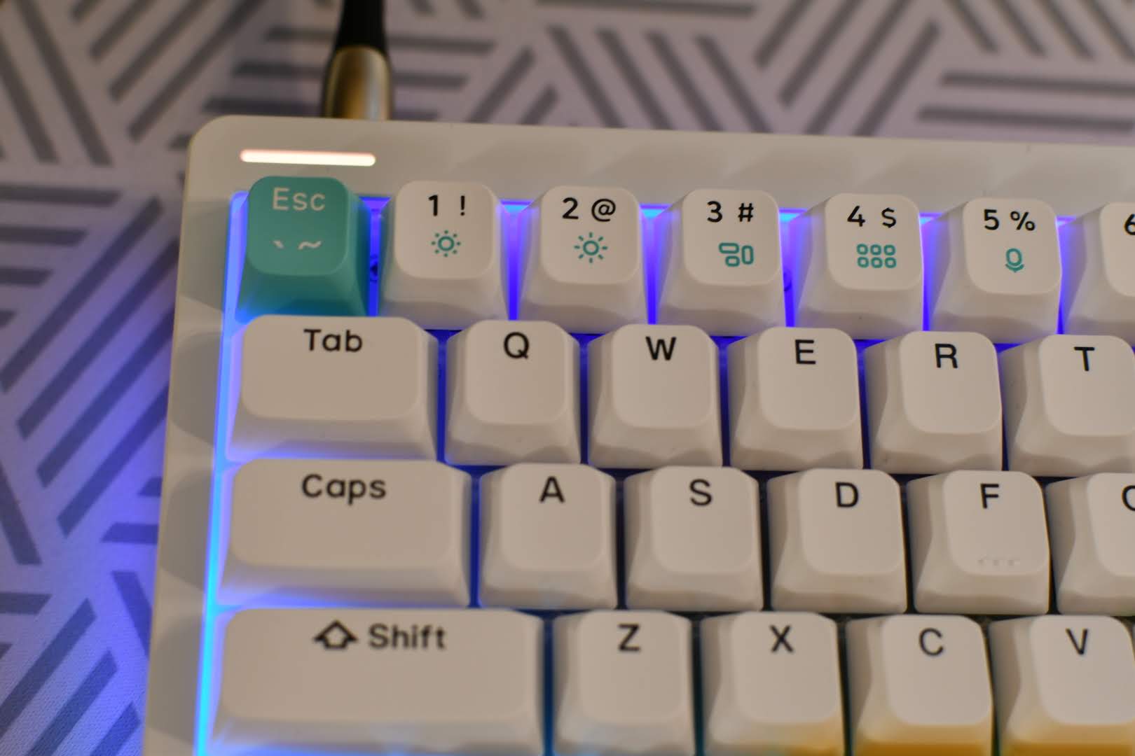 NuPhyとは?おしゃれなデザインで話題の新進気鋭のキーボードブランドについて紹介 180 Nuphy Halo 65-lighting